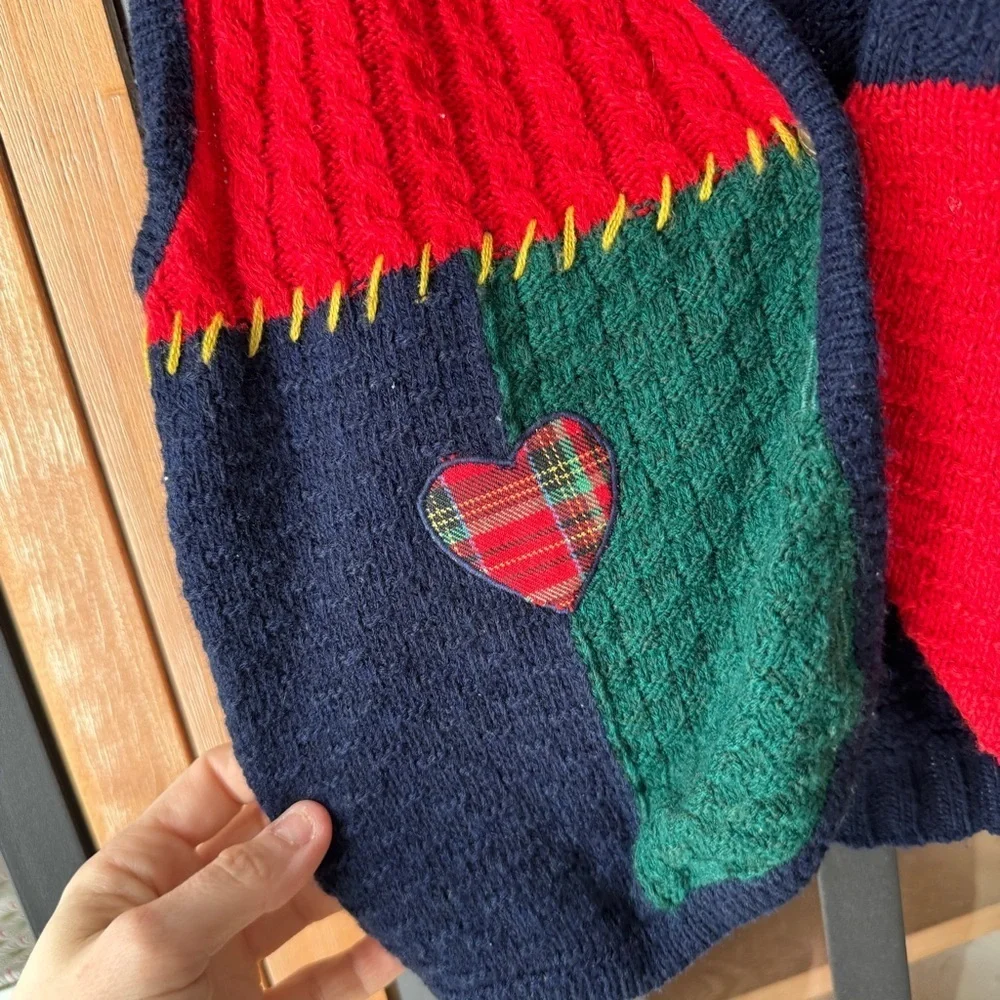 Vintage 90s knit sweater vest teddy bear embroidered girl heart colorblock navy